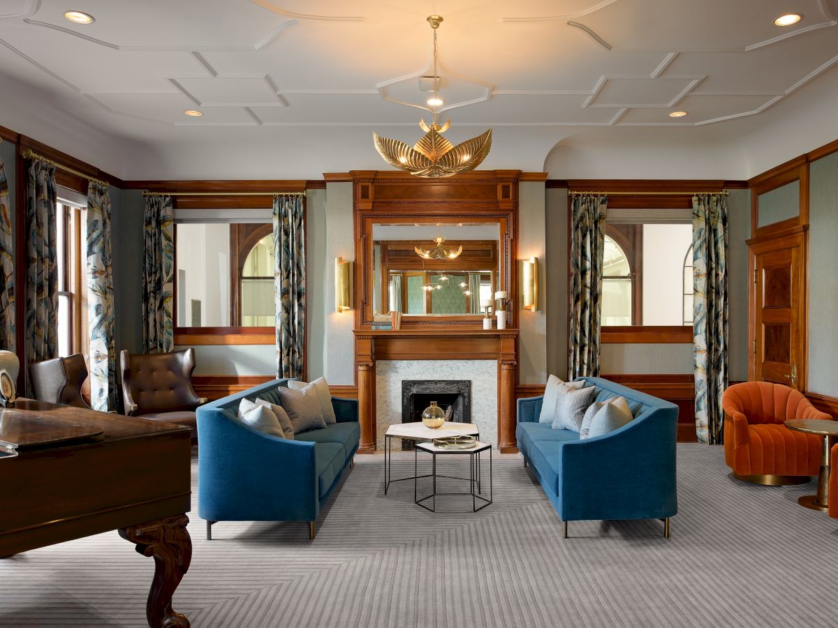 Hayes Mansion San Jose, Curio Collection by Hilton