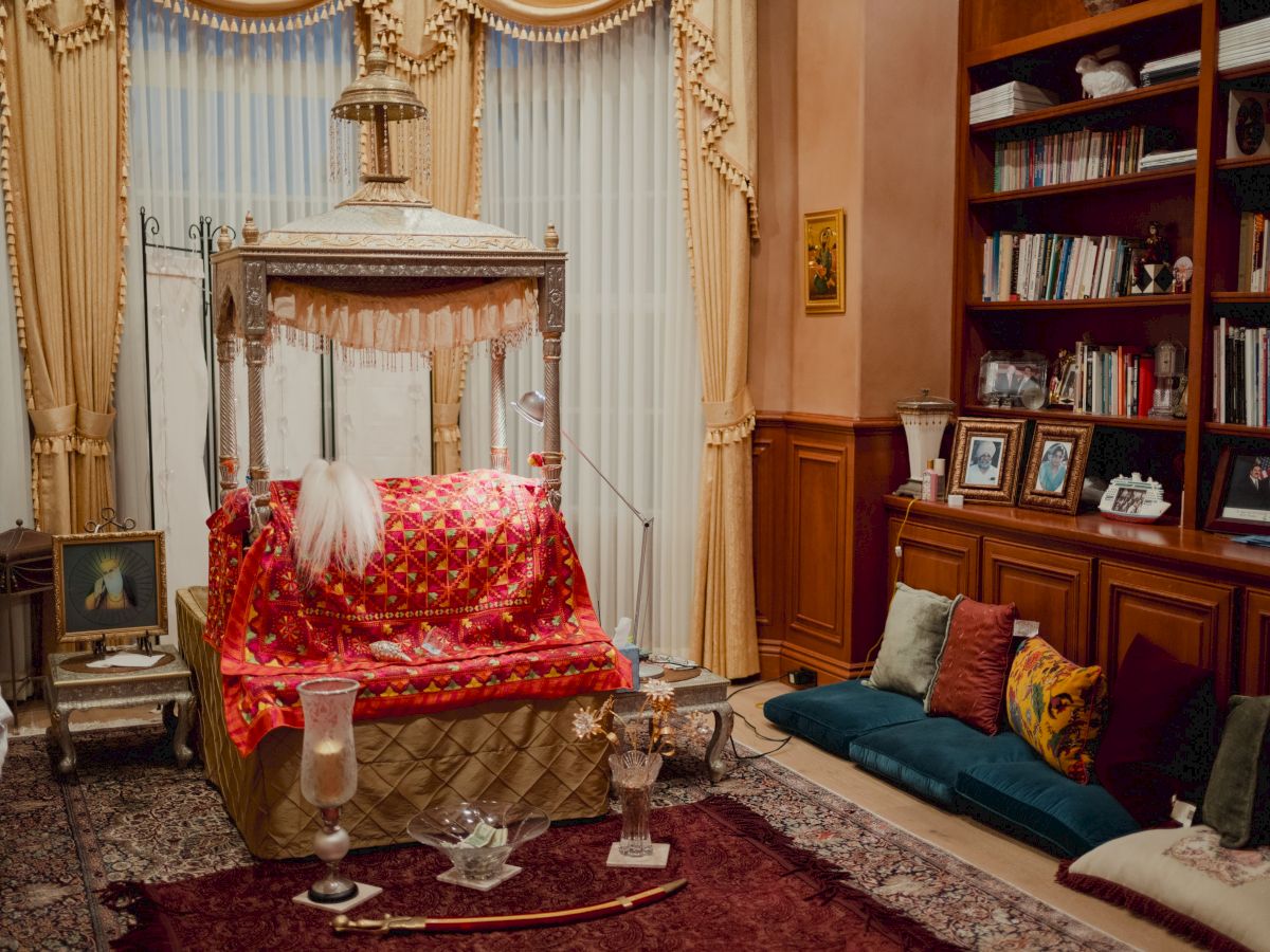 Hayes Mansion San Jose, Curio Collection by Hilton
