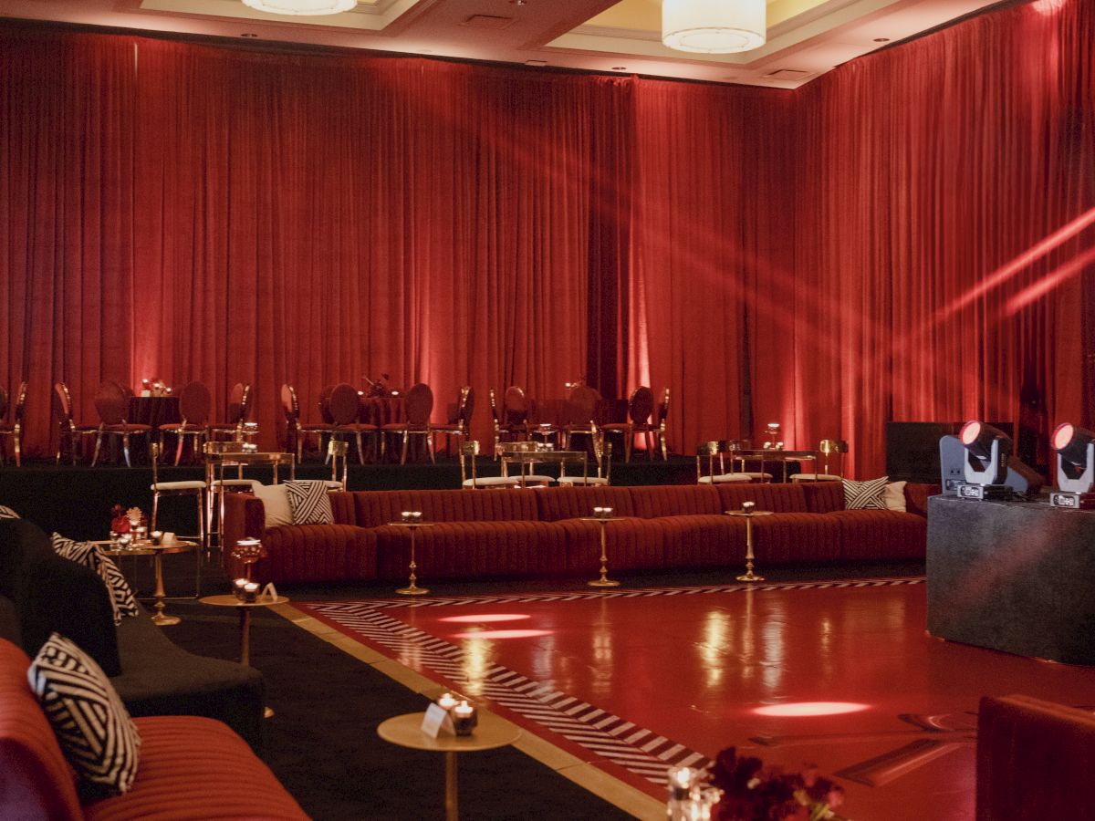 Hayes Mansion San Jose, Curio Collection by Hilton