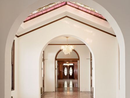 Hayes Mansion San Jose, Curio Collection by Hilton